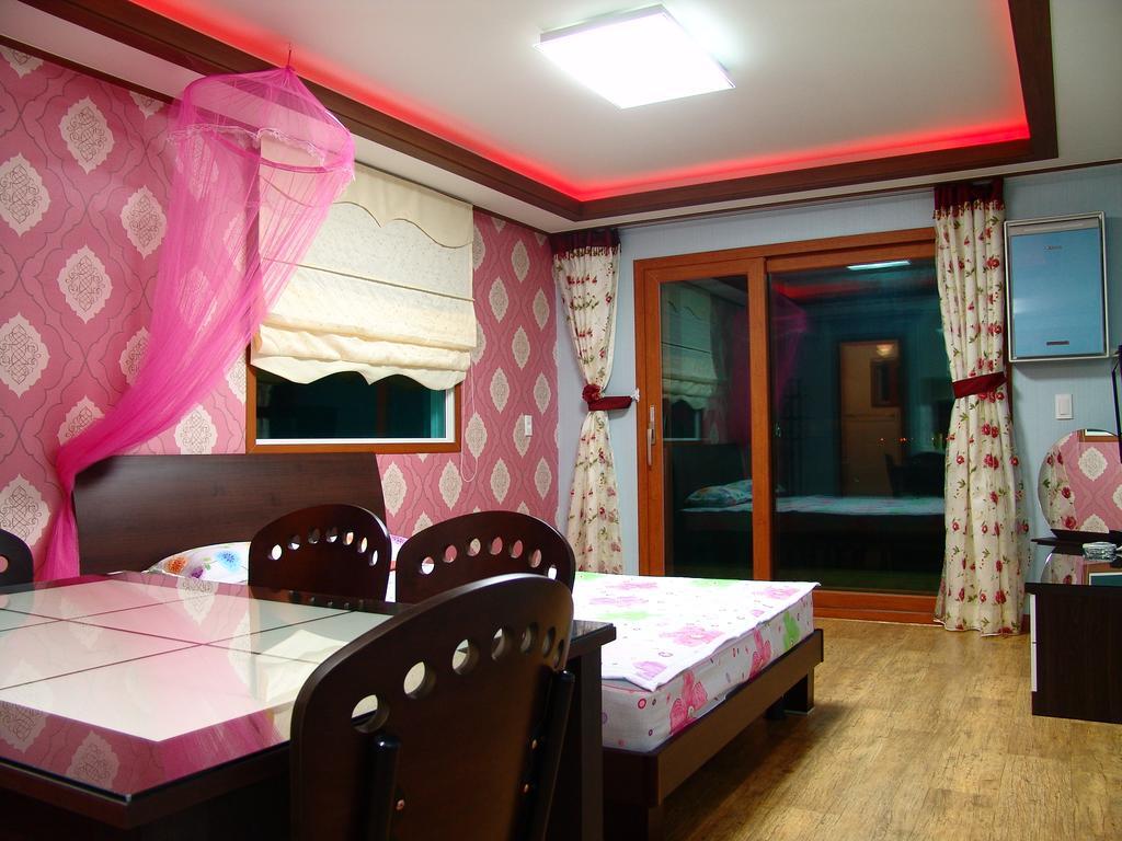 Yongdu Beach Pension Boryeong Buitenkant foto